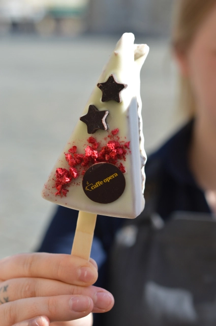 Aktuality - Novinka na Horním náměstí: Domácí nanuky z Caffe Opera